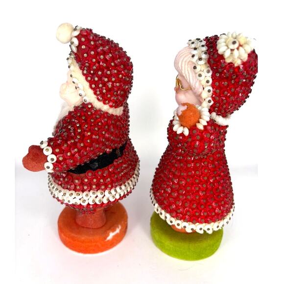 Kitschy Cute Vintage 1950s Santa & Mrs. Claus Beaded Push Pin Flocked Figures - Picture 4 of 16